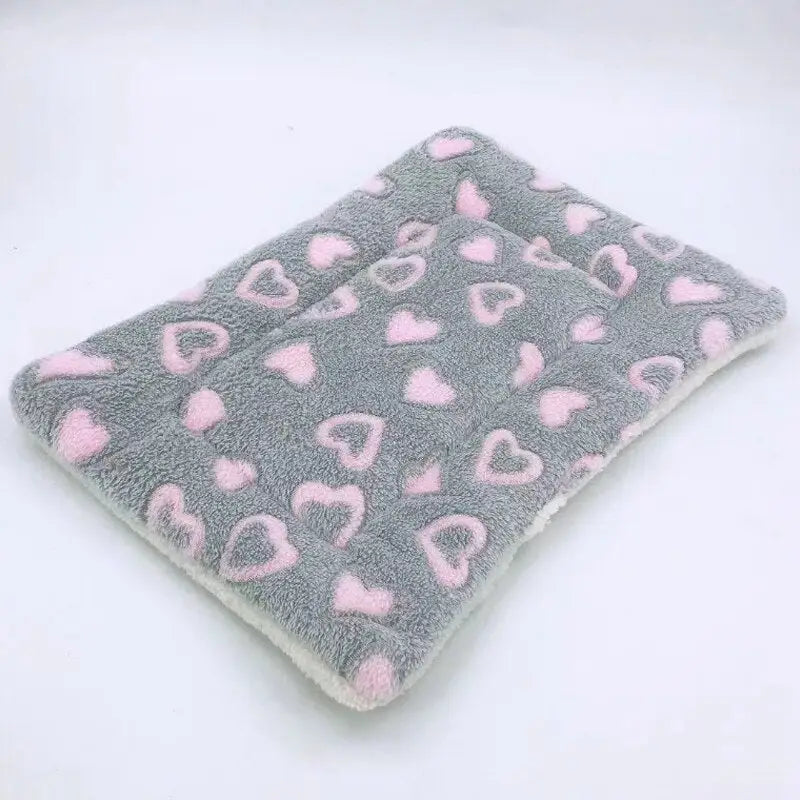 Tapetinho para Pets em Veludo Coral – Versátil Tamanhos P a GG | Caprioli Inter Acessórios Coração Cinza / 30X40cm